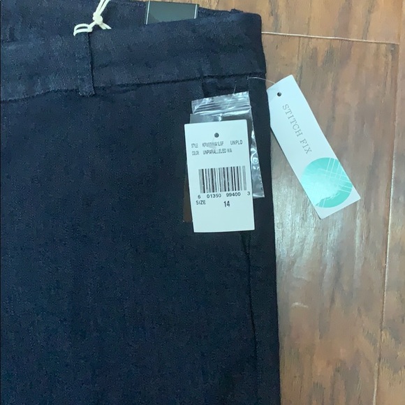 Flare trouser pant. Never worn with tags - Picture 2 of 4